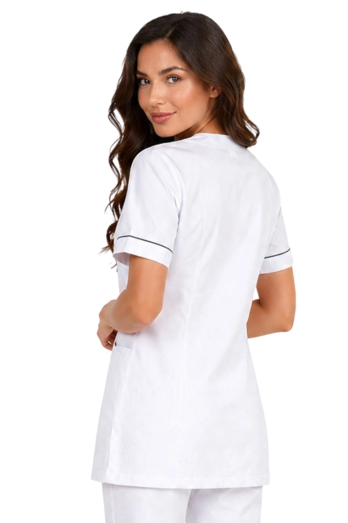 Biały żakiet kosmetyczny damski z granatową lamówką