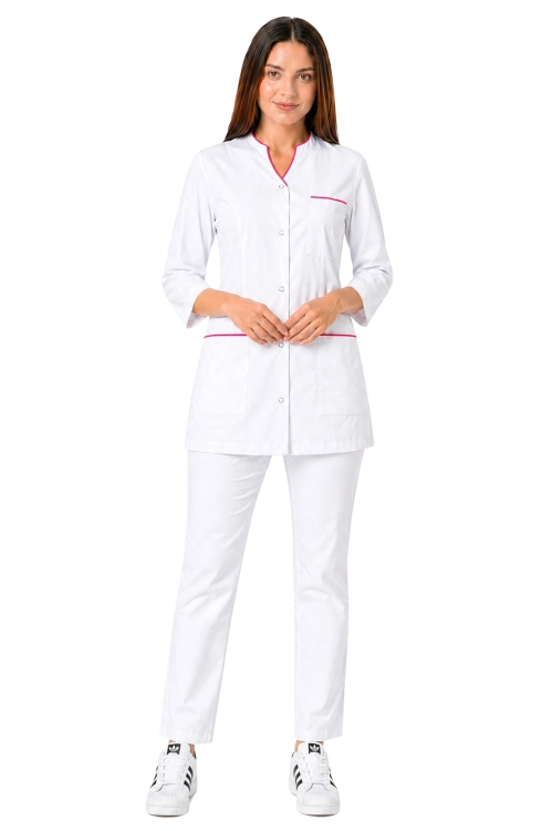Komplet medyczny damski z  rękawem 3/4 biały żakiet z różową  lamówką i białymi spodniami