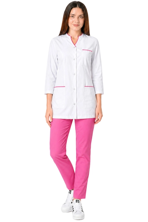 Komplet medyczny damski z  rękawem 3/4 biały żakiet z różową   lamówką i różowymi  spodniami
