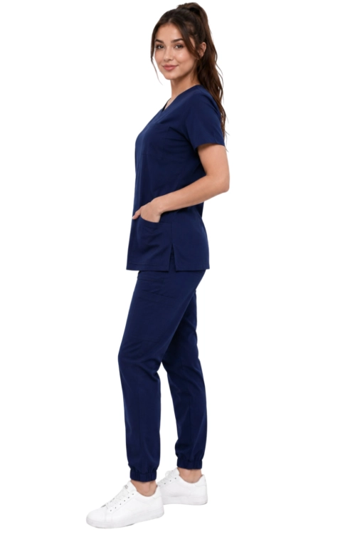 Ciemny granatowy  komplet medyczny damski – scrubs CASUAL PREMIUM-bok.png